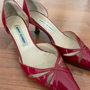Manolo Blahnik kitten heel pumps